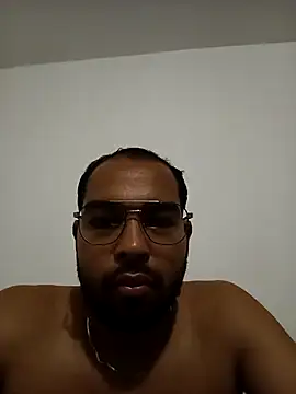 Snapshot of marloncolman98 chatting on November 17, 2025, 11:03 am marloncolman98 online show from November 17, 2025, 11:03 am