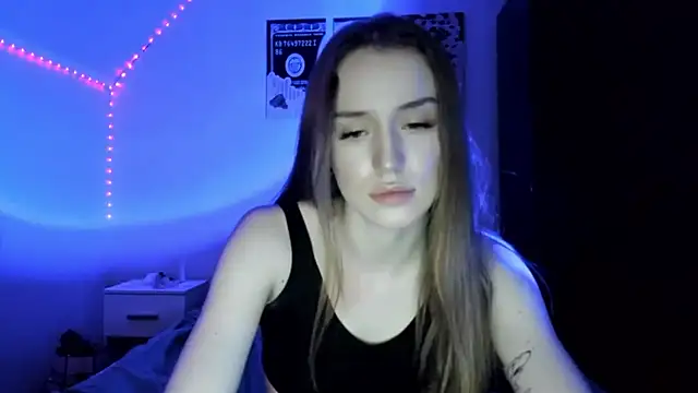 tinyglow online show from March 24, 2026, 10:21 pm