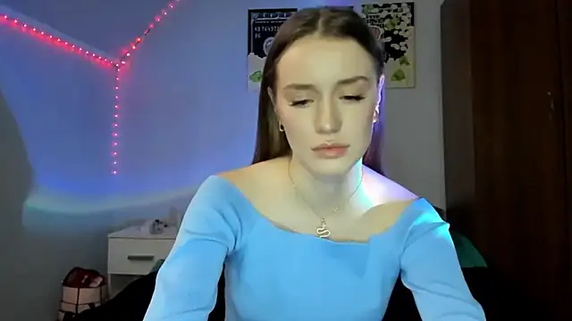 tinyglow online show from March 1, 2026, 9:04 pm