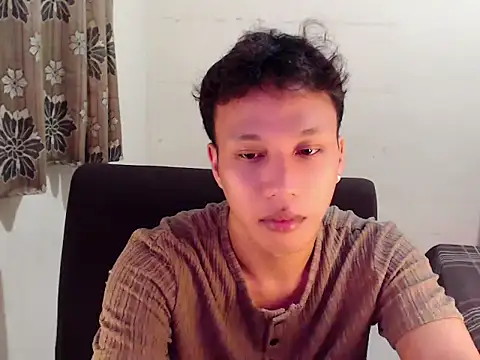 Snapshot of newgys chatting on February 16, 2026, 12:26 pm newgys online show from February 16, 2026, 12:26 pm