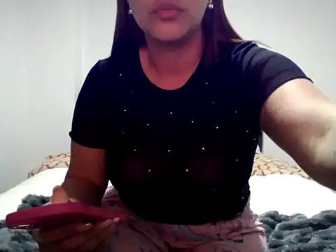 Snapshot of Carolinazul chatting on January 15, 2026, 12:36 am Carolinazul online show from January 15, 2026, 12:36 am