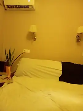 cleopatravodos online show from December 15, 2025, 7:20 pm