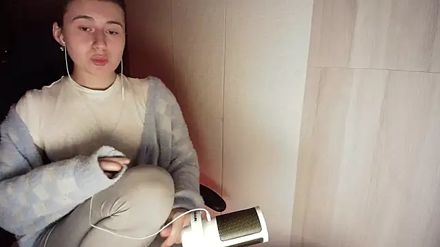 KristinaScott online show from March 10, 2026, 8:13 pm