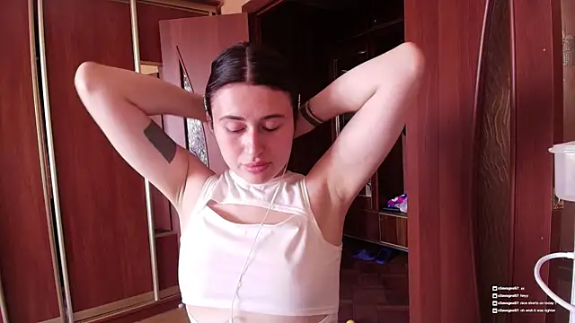 KristinaScott online show from April 17, 2026, 1:58 pm