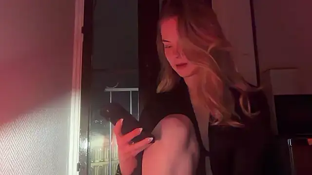 Josefinswe online show from January 13, 2026, 8:02 pm