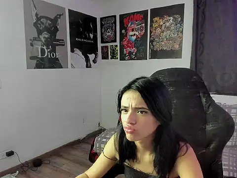 Snapshot of Candy__Girll18 chatting on February 18, 2026, 1:03 am Candy Girll18 online show from February 18, 2026, 1:03 am