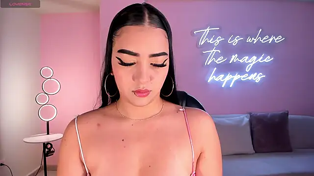 Snapshot of SophieLanne chatting on February 24, 2026, 4:46 am SophieLanne online show from February 24, 2026, 4:46 am