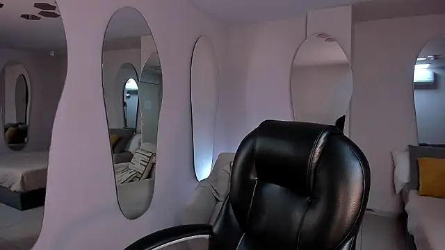 Snapshot of SophieLanne chatting on March 1, 2026, 11:27 pm SophieLanne online show from March 1, 2026, 11:27 pm