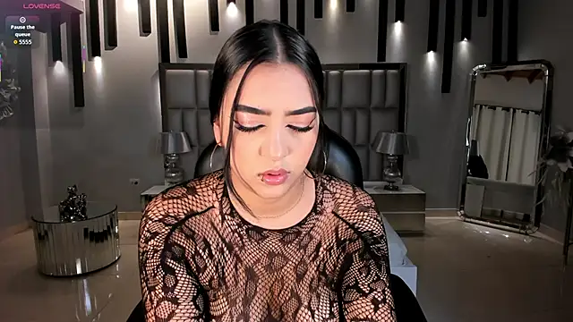 Snapshot of SophieLanne chatting on April 15, 2026, 4:18 am SophieLanne online show from April 15, 2026, 4:18 am