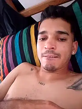 Snapshot of Davidgnzz1993 chatting on November 14, 2025, 9:29 pm Davidgnzz1993 online show from November 14, 2025, 9:29 pm