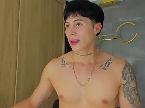 Klein summer online show from November 19, 2025, 3:17 am