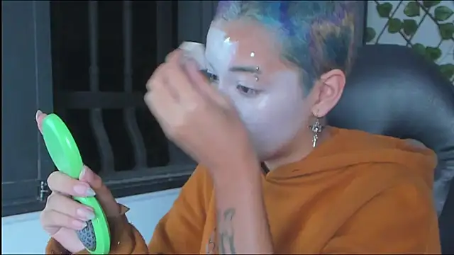 Anny Kiitty online show from November 24, 2025, 4:01 am