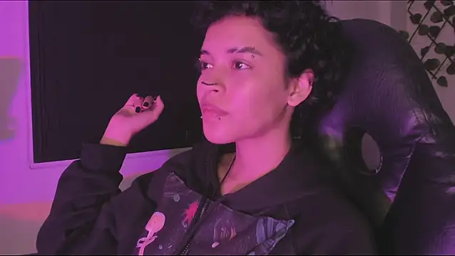 Snapshot of Anny_Kiitty chatting on April 14, 2026, 4:28 am Anny Kiitty online show from April 14, 2026, 4:28 am