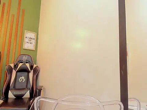 Alondra Tits online show from December 18, 2025, 12:42 pm