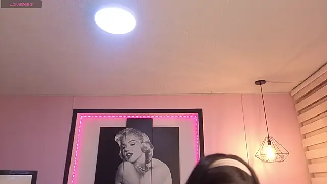 Snapshot of Milu_carbajal_x chatting on May 16, 2026, 5:28 am Milu carbajal x online show from May 16, 2026, 5:28 am