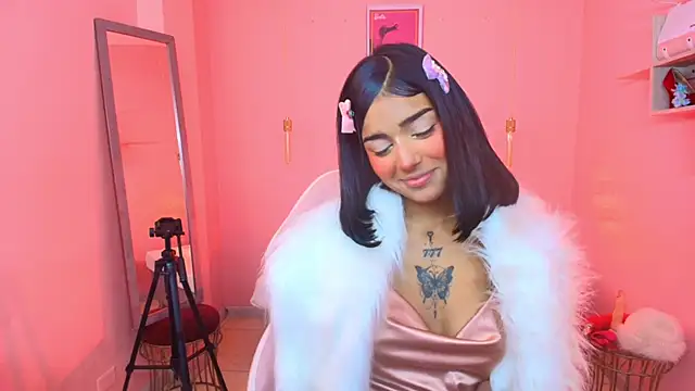 Snapshot of Milu_carbajal_x chatting on November 27, 2025, 8:31 pm Milu carbajal x online show from November 27, 2025, 8:31 pm