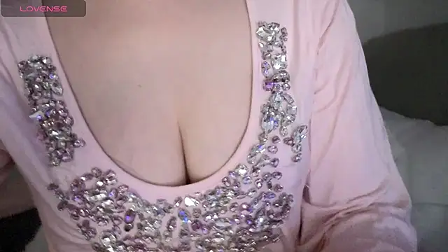Angelxuejie online show from July 6, 2026, 10:45 pm