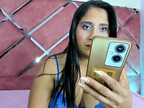 CarolinaNavas33 online show from December 19, 2025, 2:15 am