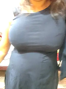 Cute-richa1 online show from January 7, 2026, 8:08 am