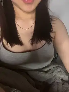 Snapshot of Lousii chatting on January 18, 2026, 6:22 pm Lousii online show from January 18, 2026, 6:22 pm