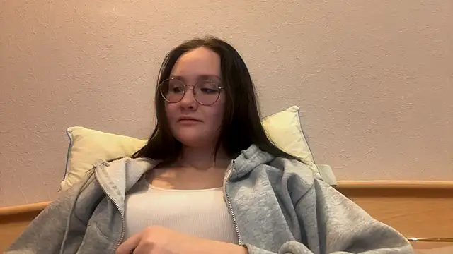 Snapshot of MidnightMelt chatting on November 16, 2025, 1:16 pm MidnightMelt online show from November 16, 2025, 1:16 pm