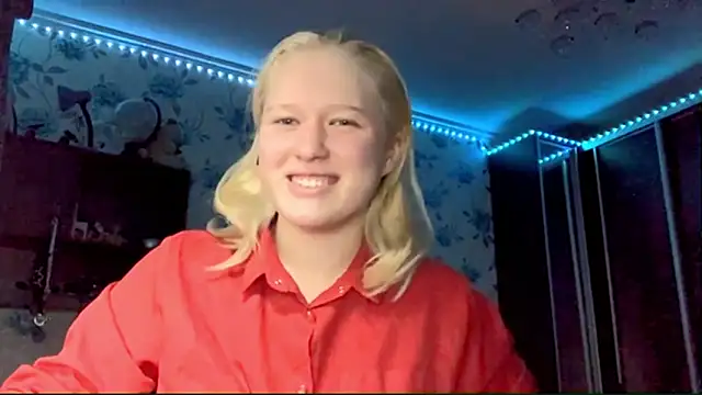 Snapshot of ArissuCuteey chatting on November 17, 2025, 3:38 pm ArissuCuteey online show from November 17, 2025, 3:38 pm