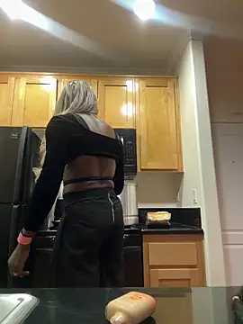 Motherbigbus online show from February 12, 2026, 12:05 pm