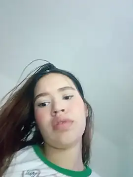 emy ross  online show from November 28, 2025, 3:28 am