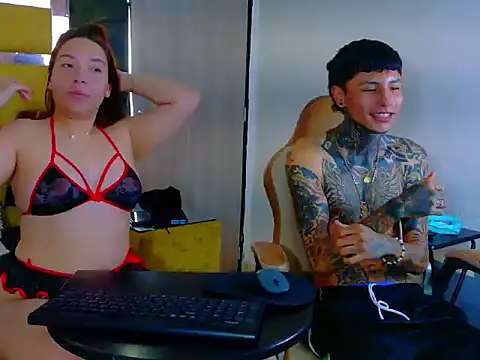 Snapshot of IsabelaANDjordan chatting on November 18, 2025, 2:53 pm IsabelaANDjordan online show from November 18, 2025, 2:53 pm