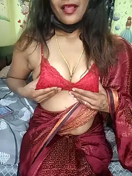 Snapshot of Premalatha_28 chatting on February 4, 2026, 6:19 am Premalatha 28 online show from February 4, 2026, 6:19 am