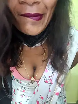 Snapshot of Premalatha_28 chatting on April 24, 2026, 7:10 am Premalatha 28 online show from April 24, 2026, 7:10 am