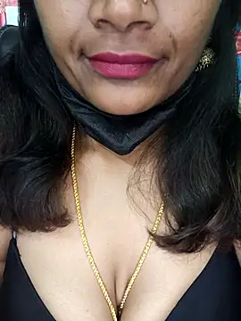 Snapshot of Premalatha_28 chatting on May 5, 2026, 12:35 am Premalatha 28 online show from May 5, 2026, 12:35 am