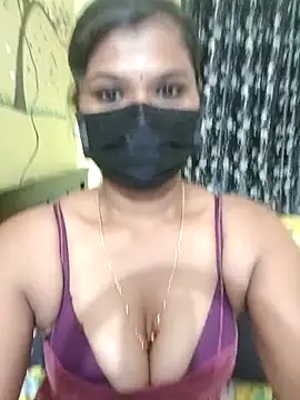 Snapshot of Premalatha_28 chatting on April 15, 2026, 7:07 pm Premalatha 28 online show from April 15, 2026, 7:07 pm