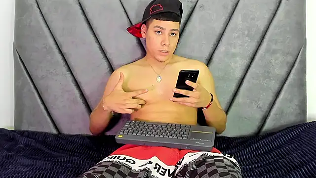 Lucastorrez01 online show from July 9, 2026, 12:00 am
