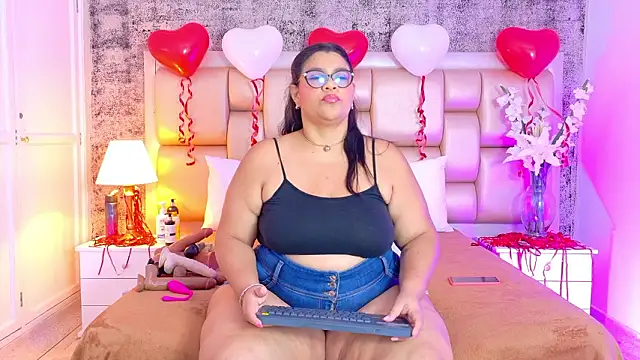 Snapshot of SelennaCooper chatting on February 13, 2026, 11:43 am SelennaCooper online show from February 13, 2026, 11:43 am