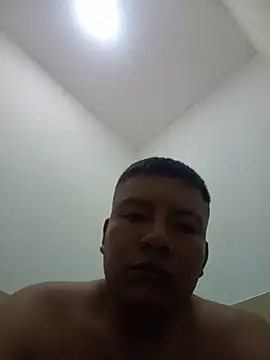 Jeison0323 online show from July 5, 2026, 8:59 pm