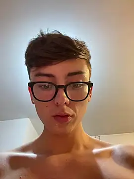 Snapshot of Boyfriend-Hot chatting on February 26, 2026, 6:13 am Boyfriend-Hot online show from February 26, 2026, 6:13 am