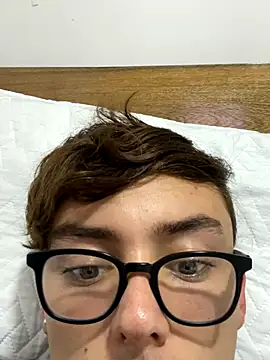 Snapshot of Boyfriend-Hot chatting on December 3, 2025, 1:28 am Boyfriend-Hot online show from December 3, 2025, 1:28 am