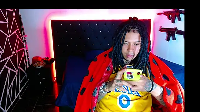 Snapshot of Zero-X9 chatting on December 14, 2025, 6:57 pm Zero-X9 online show from December 14, 2025, 6:57 pm