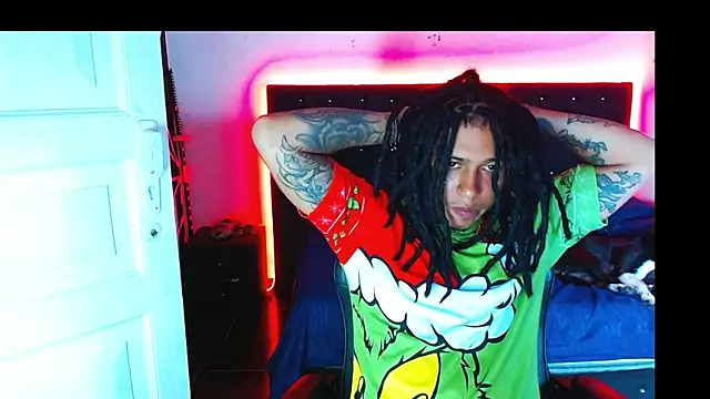 Snapshot of Zero-X9 chatting on December 13, 2025, 8:48 pm Zero-X9 online show from December 13, 2025, 8:48 pm