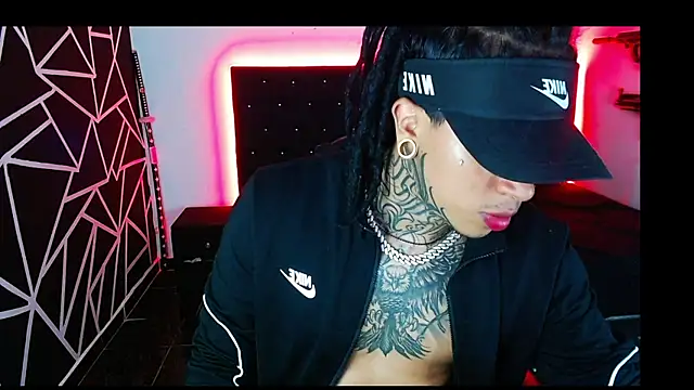 Snapshot of Zero-X9 chatting on November 23, 2025, 9:58 pm Zero-X9 online show from November 23, 2025, 9:58 pm