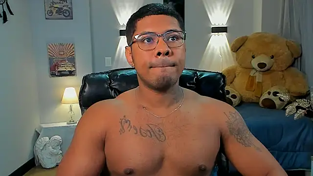 Snapshot of LEONHDZ chatting on November 17, 2025, 3:10 am LEONHDZ online show from November 17, 2025, 3:10 am