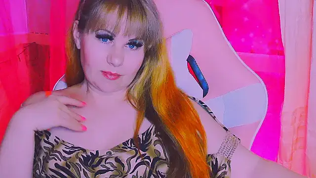 Snapshot of BESTLOLA chatting on December 18, 2025, 4:11 pm BESTLOLA online show from December 18, 2025, 4:11 pm