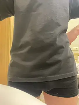 Snapshot of ushebdhickx chatting on January 18, 2026, 10:40 am ushebdhickx online show from January 18, 2026, 10:40 am