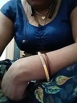 Snapshot of Menka_cut34 chatting on June 7, 2026, 12:32 pm Menka cut34 online show from June 7, 2026, 12:32 pm