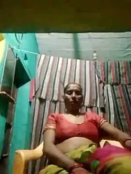 Snapshot of Xx_savita chatting on March 5, 2026, 8:38 pm Xx savita online show from March 5, 2026, 8:38 pm