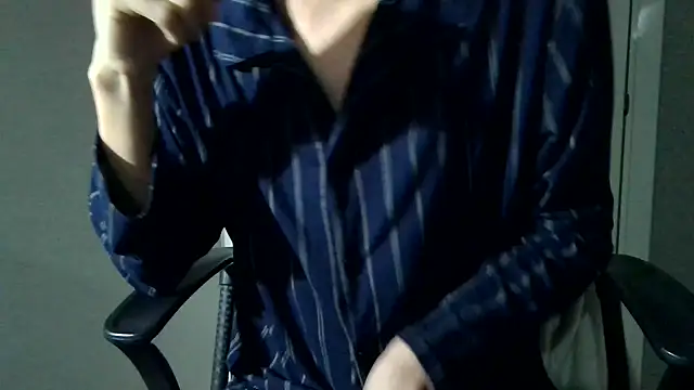 minhyuck001 online show from November 23, 2025, 2:38 pm