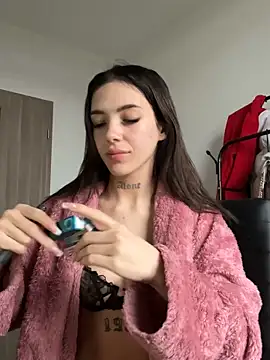 Snapshot of lunababy77 chatting on February 6, 2026, 3:08 pm lunababy77 online show from February 6, 2026, 3:08 pm