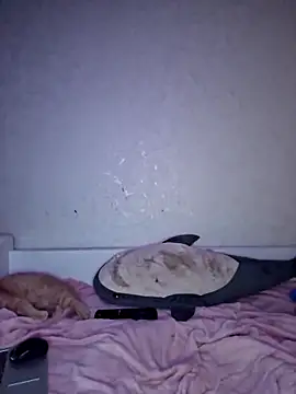 carolinakis  online show from December 5, 2025, 8:39 pm