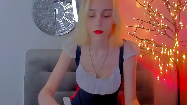 MiilaGlow online show from February 3, 2026, 2:22 pm